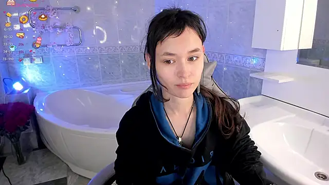 Snapshot of Emily_Strikeee chatting on 10-10-25, 09:08 Emily Strikeee online show from 10-10-25, 09:08