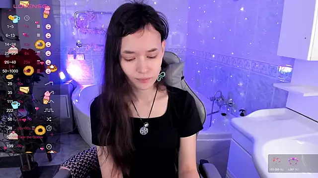 Snapshot of Emily_Strikeee chatting on 11-23-25, 10:04 Emily Strikeee online show from 11-23-25, 10:04