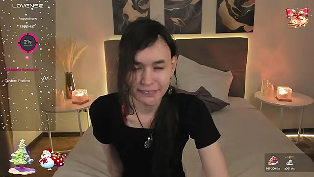 Snapshot of Emily_Strikeee chatting on 01-11-26, 09:36 Emily Strikeee online show from 01-11-26, 09:36