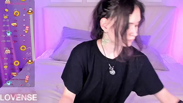 Snapshot of Emily_Strikeee chatting on 01-15-26, 09:47 Emily Strikeee online show from 01-15-26, 09:47