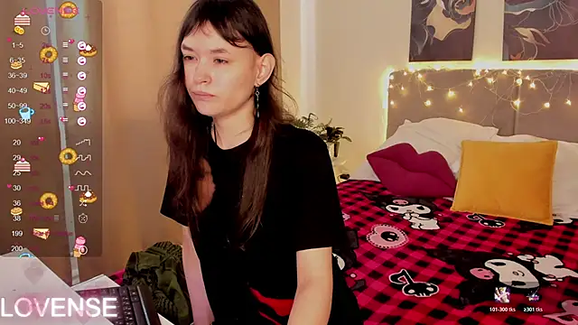 Snapshot of Emily_Strikeee chatting on 02-26-26, 04:33 Emily Strikeee online show from 02-26-26, 04:33