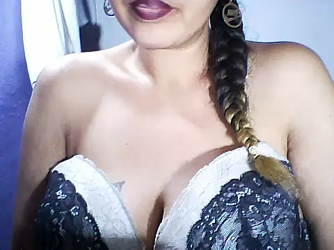 Snapshot of layanah12 chatting on 10-24-25, 06:26 layanah12 online show from 10-24-25, 06:26