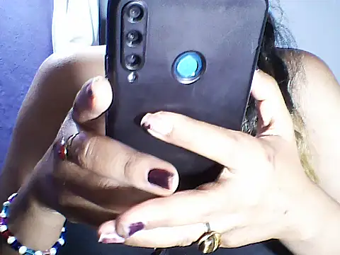 Snapshot of layanah12 chatting on 11-15-25, 06:48 layanah12 online show from 11-15-25, 06:48