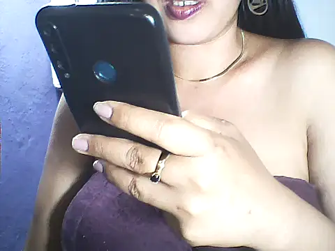 Snapshot of layanah12 chatting on 01-17-26, 06:11 layanah12 online show from 01-17-26, 06:11