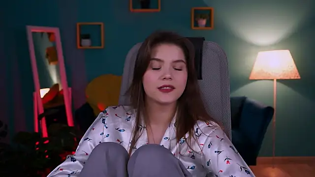 EvaThopson online show from 01-28-25, 06:07