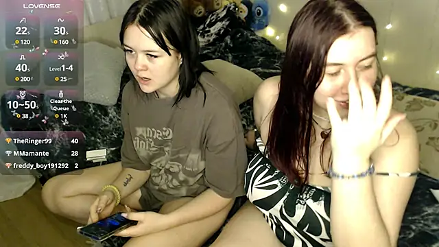 Snapshot of BettyandRich_ chatting on 01-24-25, 12:31 BettyandRich online show from 01-24-25, 12:31
