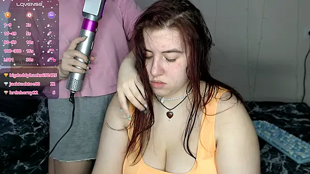 Snapshot of BettyandRich_ chatting on 02-09-25, 11:47 BettyandRich online show from 02-09-25, 11:47