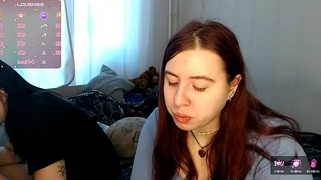 Snapshot of BettyandRich_ chatting on 02-13-25, 08:48 BettyandRich online show from 02-13-25, 08:48
