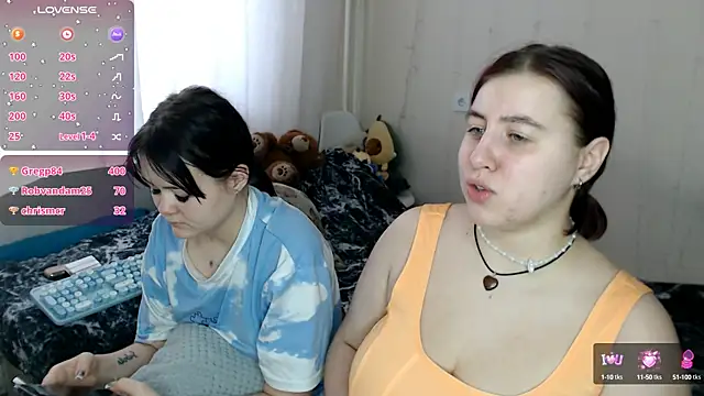 Snapshot of BettyandRich_ chatting on 02-15-25, 11:06 BettyandRich online show from 02-15-25, 11:06