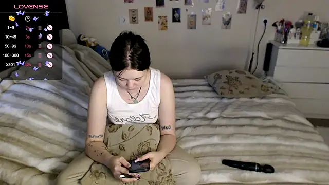 Snapshot of BettyandRich_ chatting on 11-07-25, 08:25 BettyandRich online show from 11-07-25, 08:25