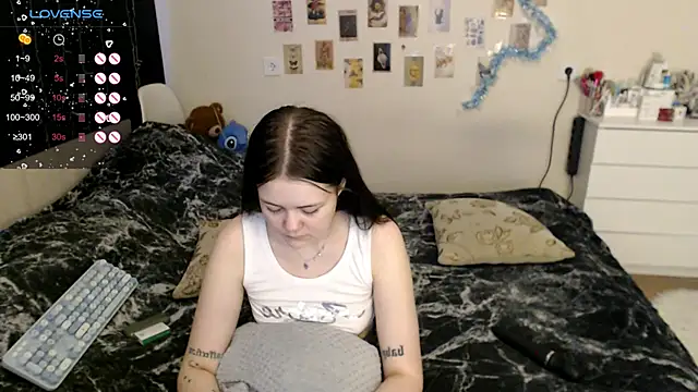 Snapshot of BettyandRich_ chatting on 01-09-26, 08:50 BettyandRich online show from 01-09-26, 08:50