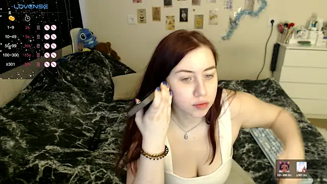 Snapshot of BettyandRich_ chatting on 01-11-26, 08:52 BettyandRich online show from 01-11-26, 08:52