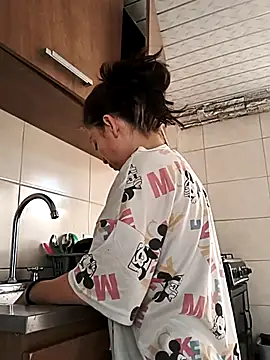 Snapshot of Tefannyy_ chatting on 09-14-25, 03:44 Tefannyy online show from 09-14-25, 03:44