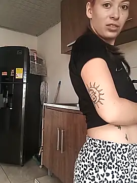 Snapshot of Tefannyy_ chatting on 01-18-26, 02:43 Tefannyy online show from 01-18-26, 02:43