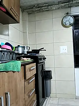 Snapshot of Tefannyy_ chatting on 02-18-26, 10:11 Tefannyy online show from 02-18-26, 10:11