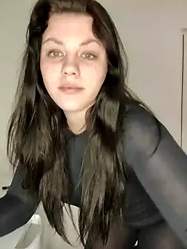 Snapshot of leeya_lee chatting on 01-18-25, 07:04 leeya lee online show from 01-18-25, 07:04