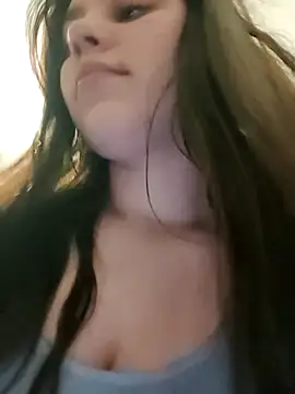 Snapshot of leeya_lee chatting on 02-20-25, 04:18 leeya lee online show from 02-20-25, 04:18