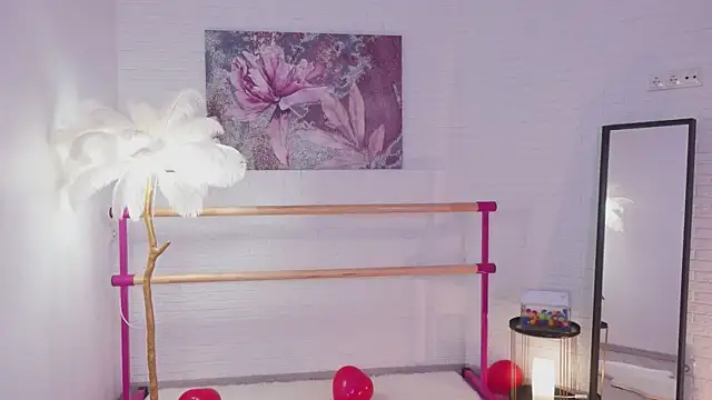 lylylovesyou online show from 02-20-25, 05:44