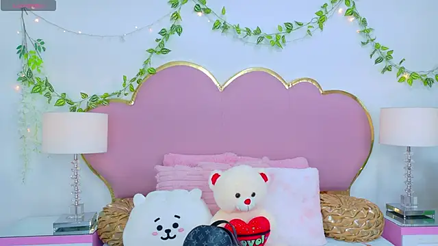 NahiaraReina online show from 11-14-25, 01:43