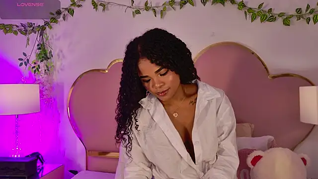 NahiaraReina online show from 06-03-26, 02:33