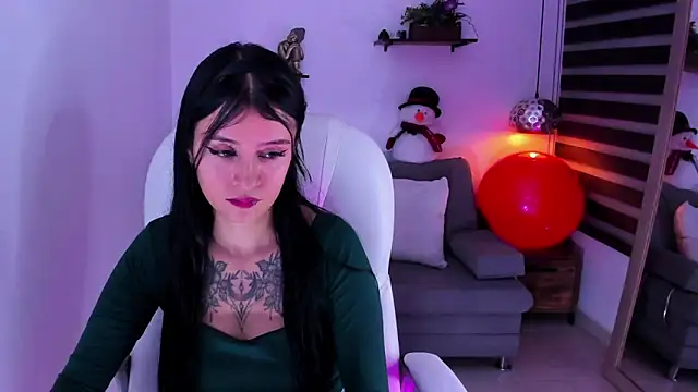 yenny garcia online show from 11-27-25, 05:15