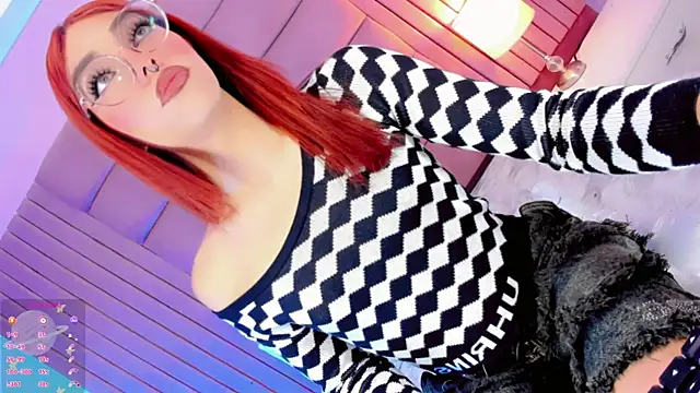 Snapshot of Baddinner chatting on 01-09-26, 01:03 Baddinner online show from 01-09-26, 01:03