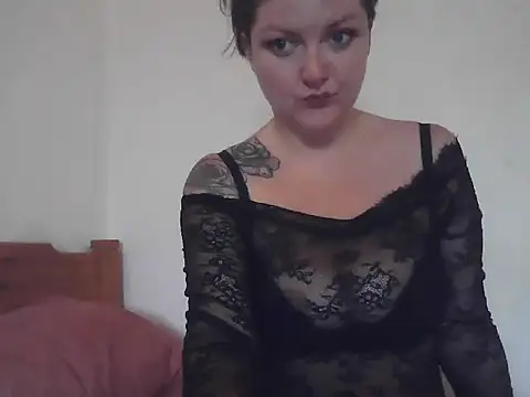 LacyLouxxx online show from 03-18-26, 06:49