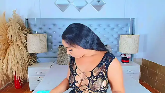 EileenBenzon online show from 09-17-25, 03:08