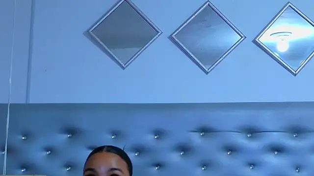 EileenBenzon online show from 06-19-26, 04:50