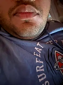 Snapshot of ved240 chatting on 10-12-25, 06:12 ved240 online show from 10-12-25, 06:12