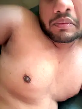 Snapshot of ved240 chatting on 11-23-25, 06:35 ved240 online show from 11-23-25, 06:35