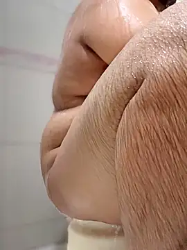 Snapshot of ved240 chatting on 03-05-26, 06:48 ved240 online show from 03-05-26, 06:48