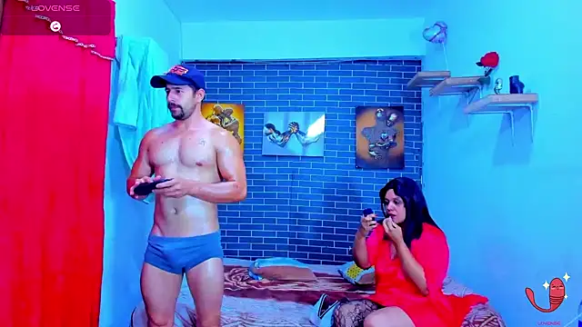 Snapshot of alessandro27yleonora chatting on 02-17-26, 10:56 alessandro27yleonora online show from 02-17-26, 10:56