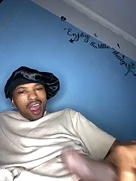 Snapshot of BlueIceCube chatting on 12-22-24, 11:20 BlueIceCube online show from 12-22-24, 11:20