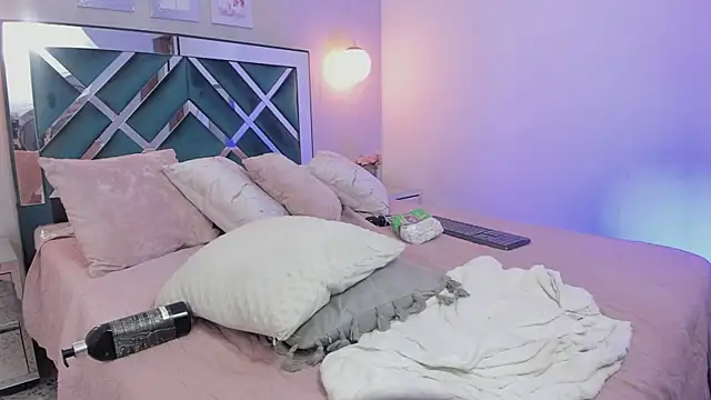 ibella7 online show from 02-17-25, 03:15