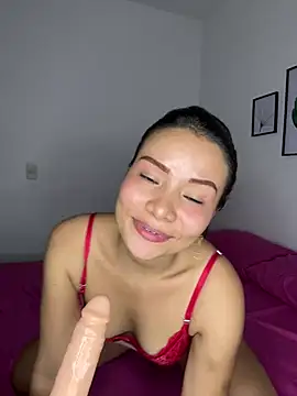 Snapshot of Rousse_blue chatting on 12-24-24, 09:28 Rousse blue online show from 12-24-24, 09:28