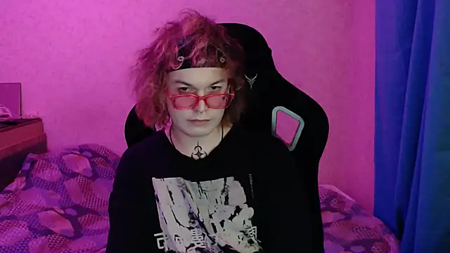 Steve Mi online show from 10-31-25, 05:36