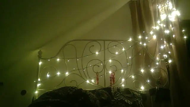 Snapshot of DevilsAngel13 chatting on 12-15-24, 04:29 DevilsAngel13 online show from 12-15-24, 04:29