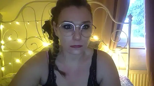 Snapshot of DevilsAngel13 chatting on 12-21-24, 02:04 DevilsAngel13 online show from 12-21-24, 02:04