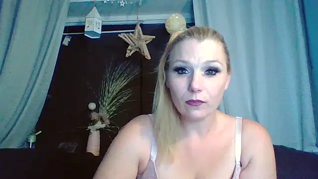 Snapshot of DevilsAngel13 chatting on 09-16-25, 07:04 DevilsAngel13 online show from 09-16-25, 07:04
