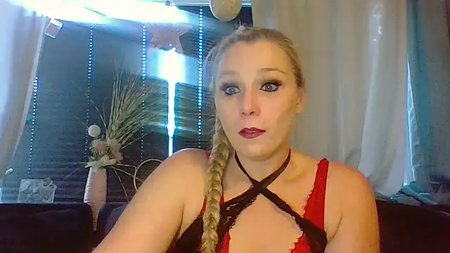 Snapshot of DevilsAngel13 chatting on 09-23-25, 03:04 DevilsAngel13 online show from 09-23-25, 03:04