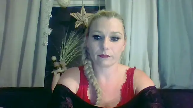 Snapshot of DevilsAngel13 chatting on 09-26-25, 07:51 DevilsAngel13 online show from 09-26-25, 07:51