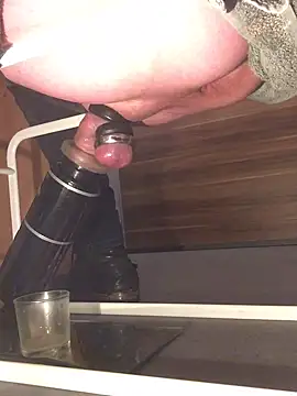 Snapshot of Inseminator69 chatting on 12-12-24, 03:05 Inseminator69 online show from 12-12-24, 03:05