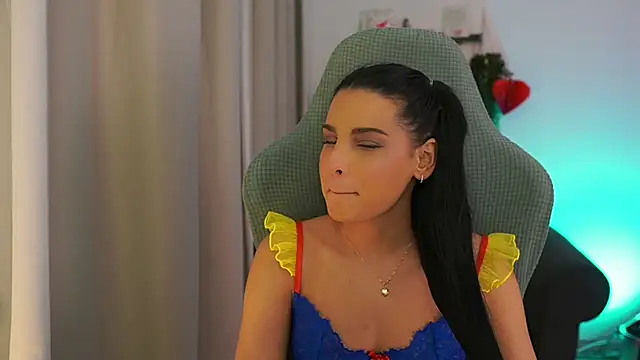 mila  denver online show from 02-11-25, 05:18