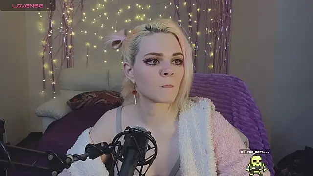 Snapshot of One_Moment_ chatting on 02-08-25, 02:36 One Moment online show from 02-08-25, 02:36