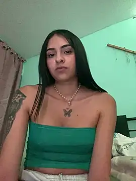 Snapshot of Hilary_pinkk chatting on 12-19-24, 02:34 Hilary pinkk online show from 12-19-24, 02:34