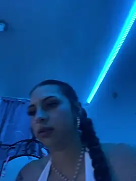 Snapshot of Hilary_pinkk chatting on 01-14-25, 03:43 Hilary pinkk online show from 01-14-25, 03:43