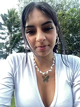 Snapshot of Hilary_pinkk chatting on 01-22-25, 10:48 Hilary pinkk online show from 01-22-25, 10:48