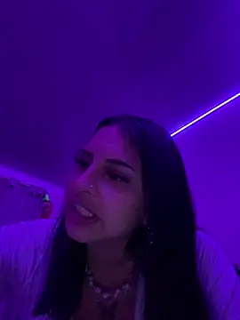 Snapshot of Hilary_pinkk chatting on 01-23-25, 02:44 Hilary pinkk online show from 01-23-25, 02:44