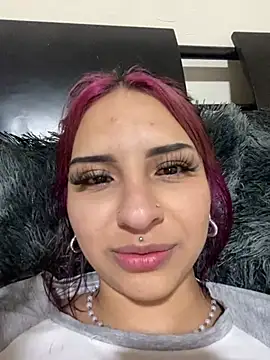 Snapshot of Hilary_pinkk chatting on 02-23-25, 04:39 Hilary pinkk online show from 02-23-25, 04:39
